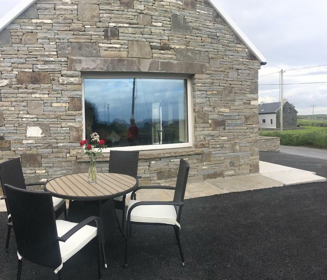 Conway'S Cottage With Sea View Nestling By Cliffs-Of-Moher リスカナー エクステリア 写真