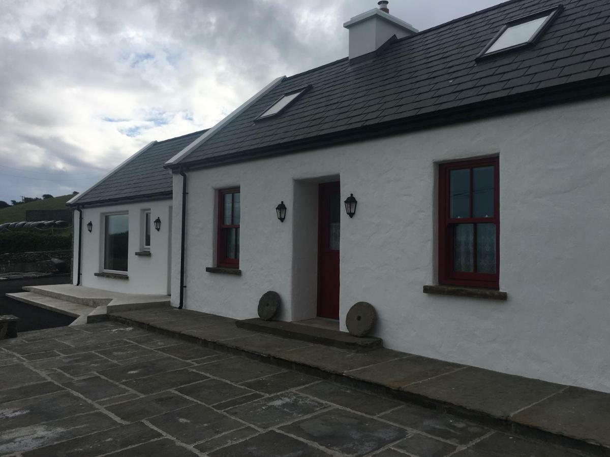 Conway'S Cottage With Sea View Nestling By Cliffs-Of-Moher リスカナー エクステリア 写真
