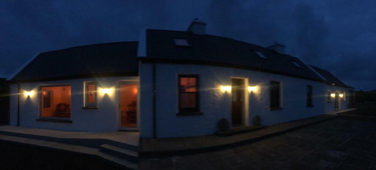 Conway'S Cottage With Sea View Nestling By Cliffs-Of-Moher リスカナー エクステリア 写真